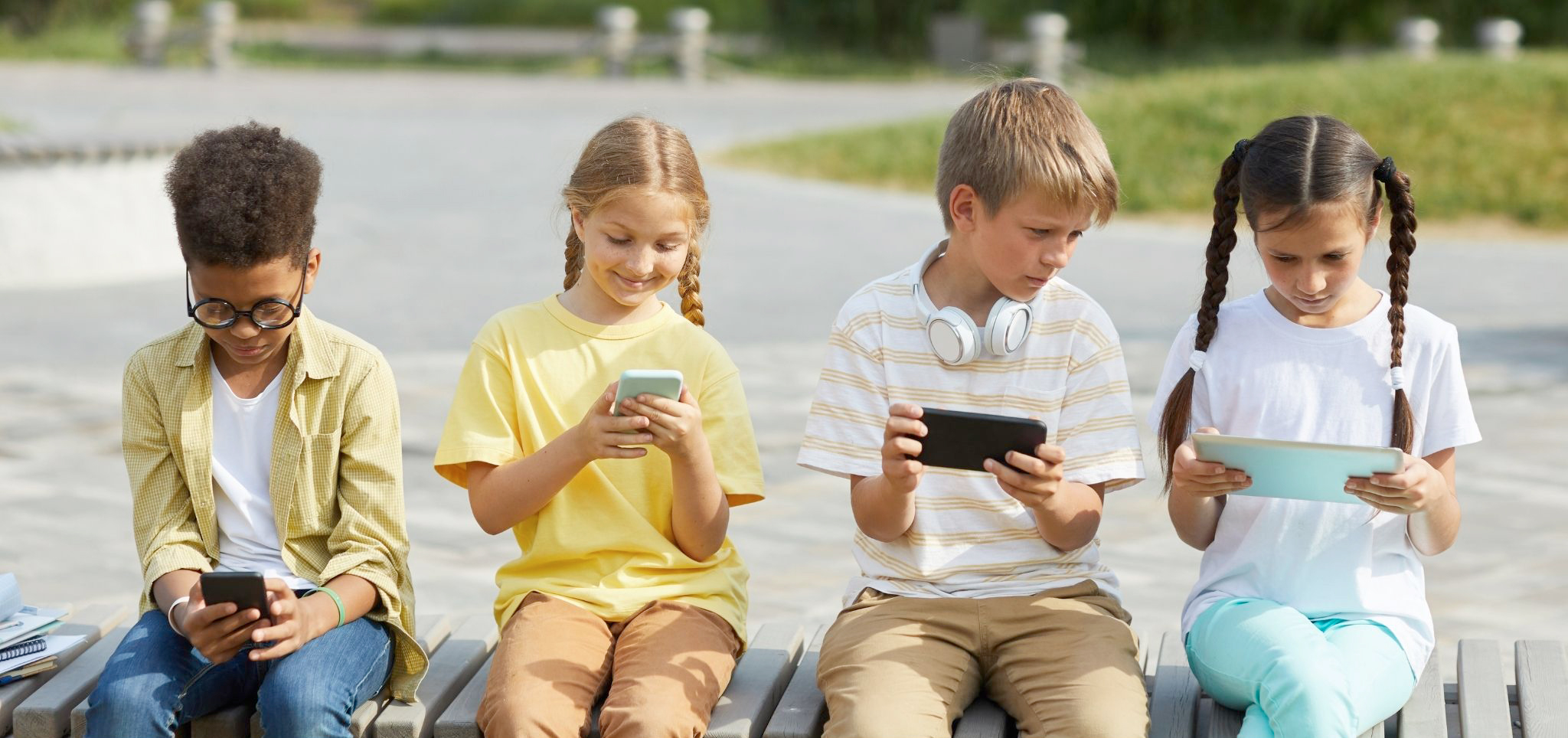 Come disintossicare i bambini dalla droga degli smartphone Come disintossicare i bambini dalla droga degli smartphone - Autodisciplina, Calciatori professionisti, Campioni del calcio, Crescita personale, Determinazione, Mentalità da campioni, Mentalità vincente, Miglioramento personale, Motivazione sportiva, Performance sportiva, Preparazione atletica, Resilienza, Storie di successo nel calcio, Successo sportivo, Tecniche di allenamento