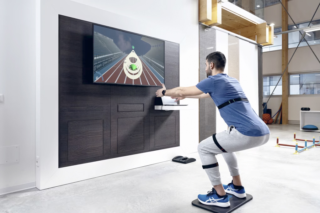 Exergames: può un videogioco insegnare uno sport? Exergames: può un videogioco insegnare uno sport? - Allenamento virtuale, Apprendimento sportivo, Calcio e videogiochi, Crescita personale, Educazione fisica, Exergames, Fitness interattivo, Giocare e imparare, Innovazione nello sport, Mentalità vincente, Miglioramento personale, Motivazione sportiva, Performance sportiva, Preparazione atletica, Tecniche di allenamento, Tecnologia e sport, Videogiochi sportivi